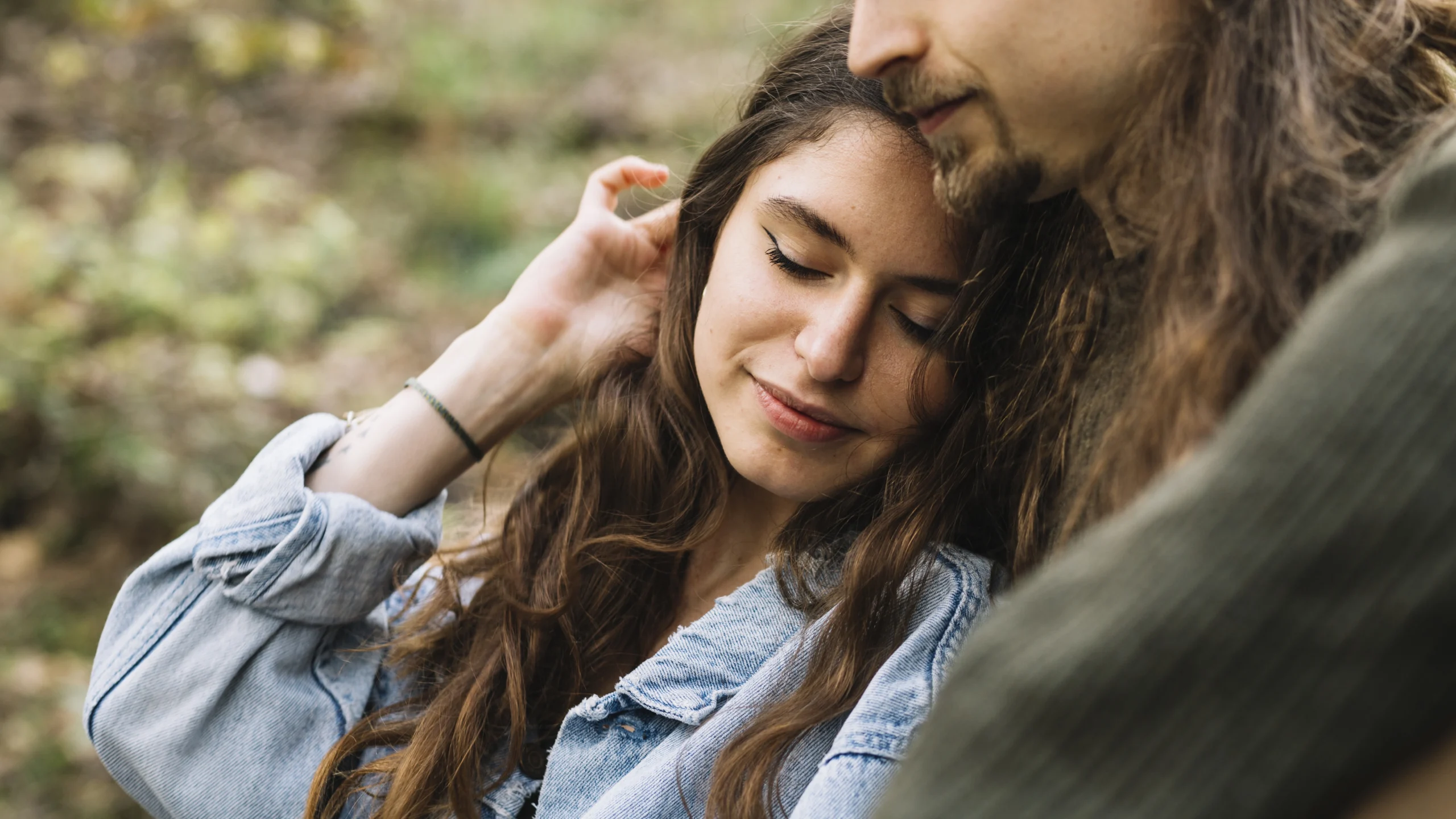 Emotional Availability Matters More Than Grand Gestures Why High-Achieving Women Are Rethinking What Love Really Requires