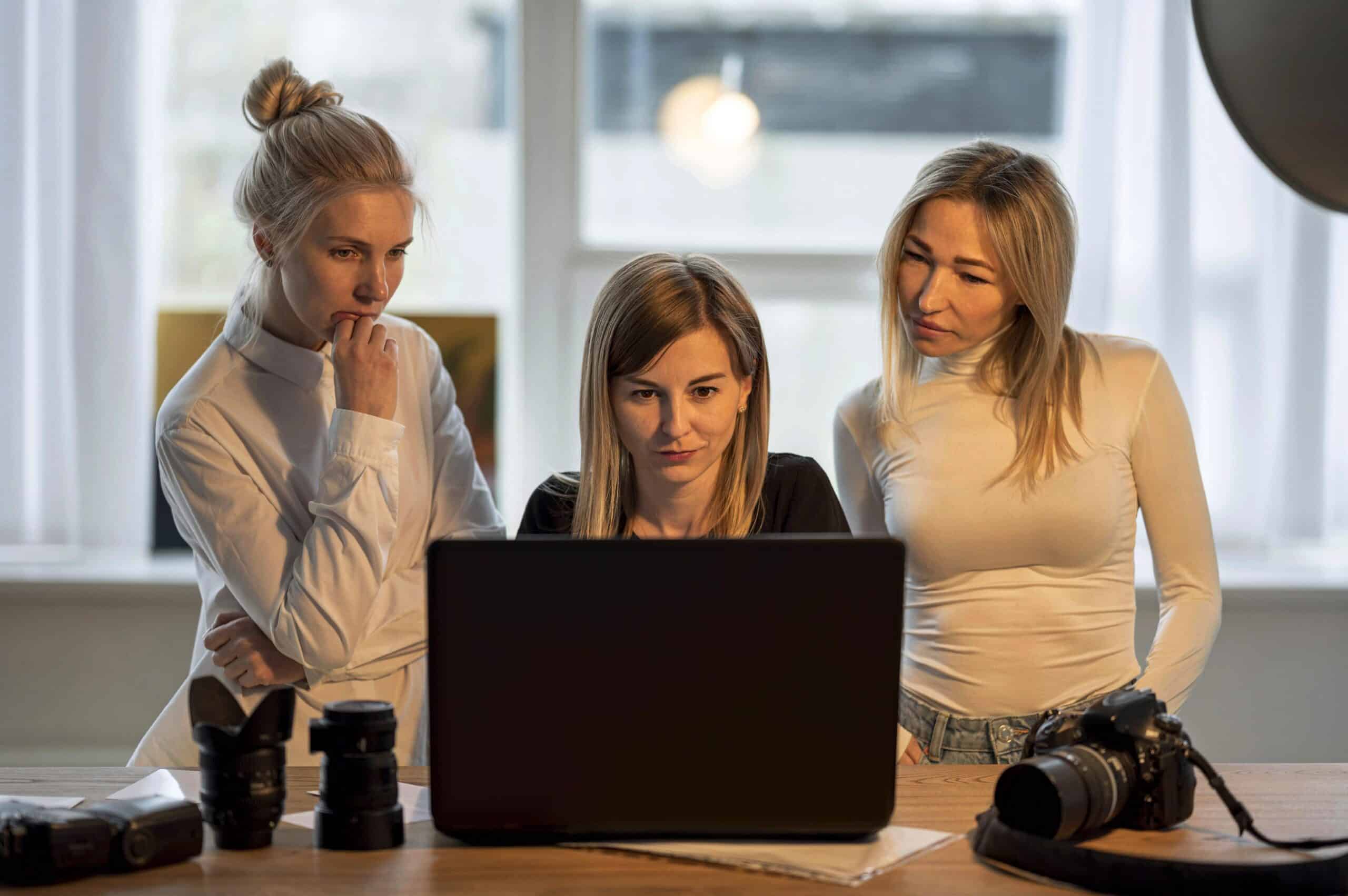 How Women Entrepreneurs Can Build a Strong Digital Business in 2026