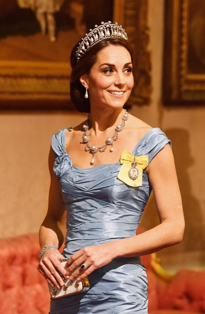 Queen Mary's Lover's Knot Tiara