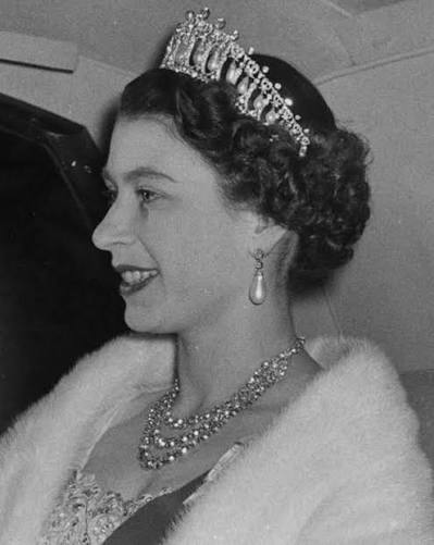 Queen Mary's Lover's Knot Tiara